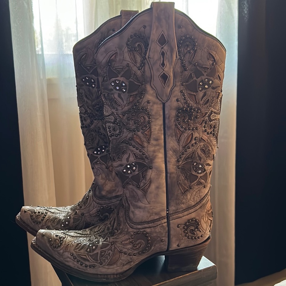 Corral boots